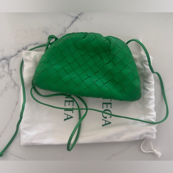 Bottega Veneta Handbags - Bottega Veneta Vibrant green Mini Intrecciato Woven pouch crossbody Bag